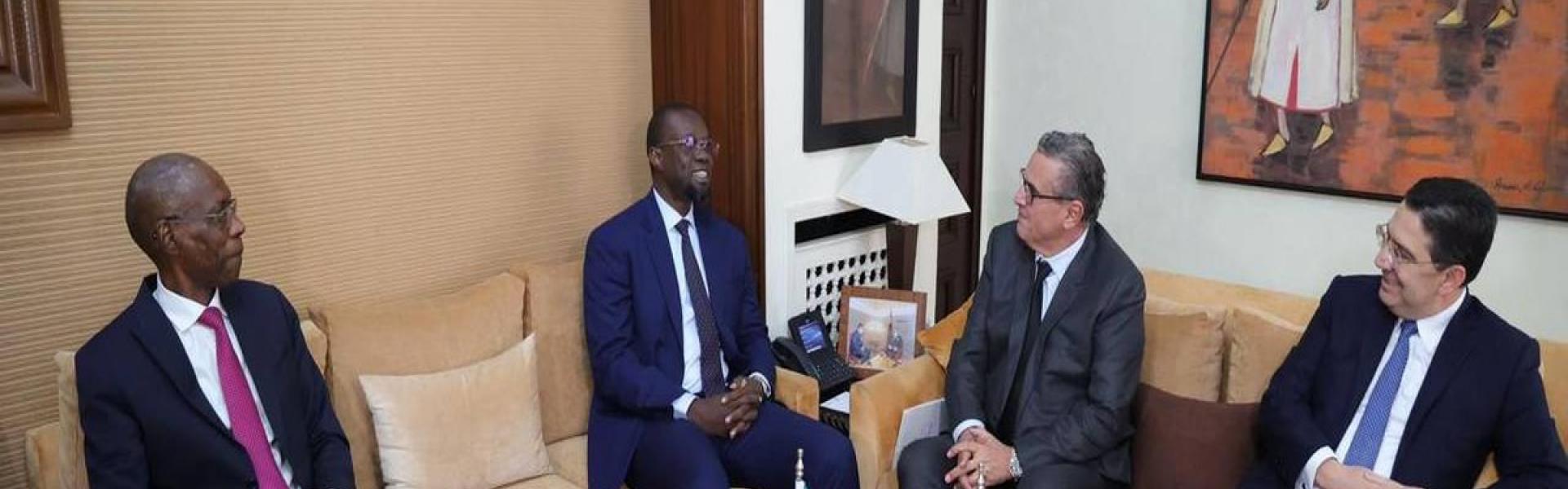 العلاقات بين الرباط ودكار لا تتأثر بعوارض المستطيل الأخضر 