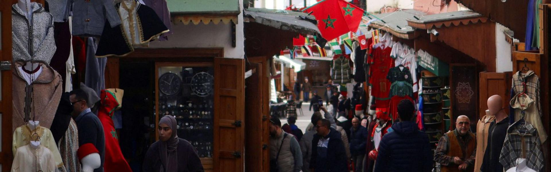 التجار والزبائن وجدوا أنفسهم أمام سوق متذبذبة