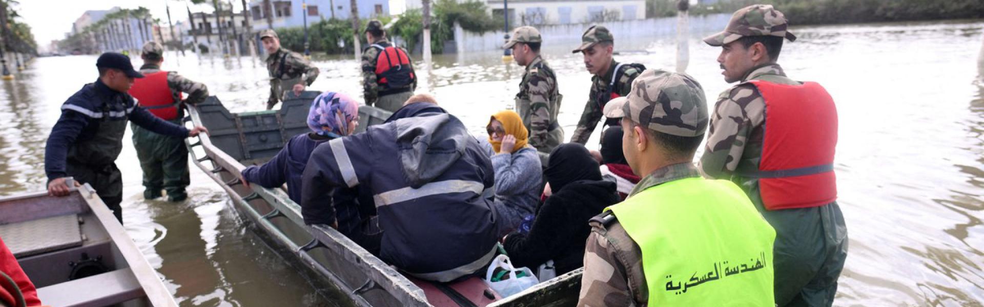 عمليات إجلاء المواطنين مستمرة
