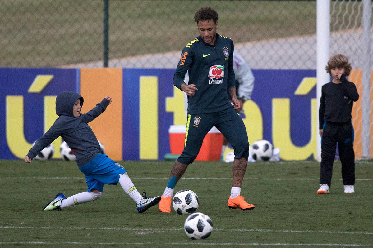 نيمار يتابع استعداداته لكأس العالم