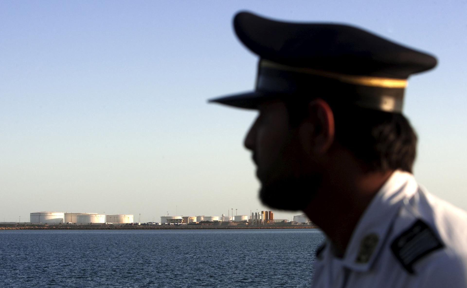 ايران تتوقع انخفاض الأسعار والعجز عن مجاراة المنتجين اذا عاد الانتاج النفطي الى سابق عهده