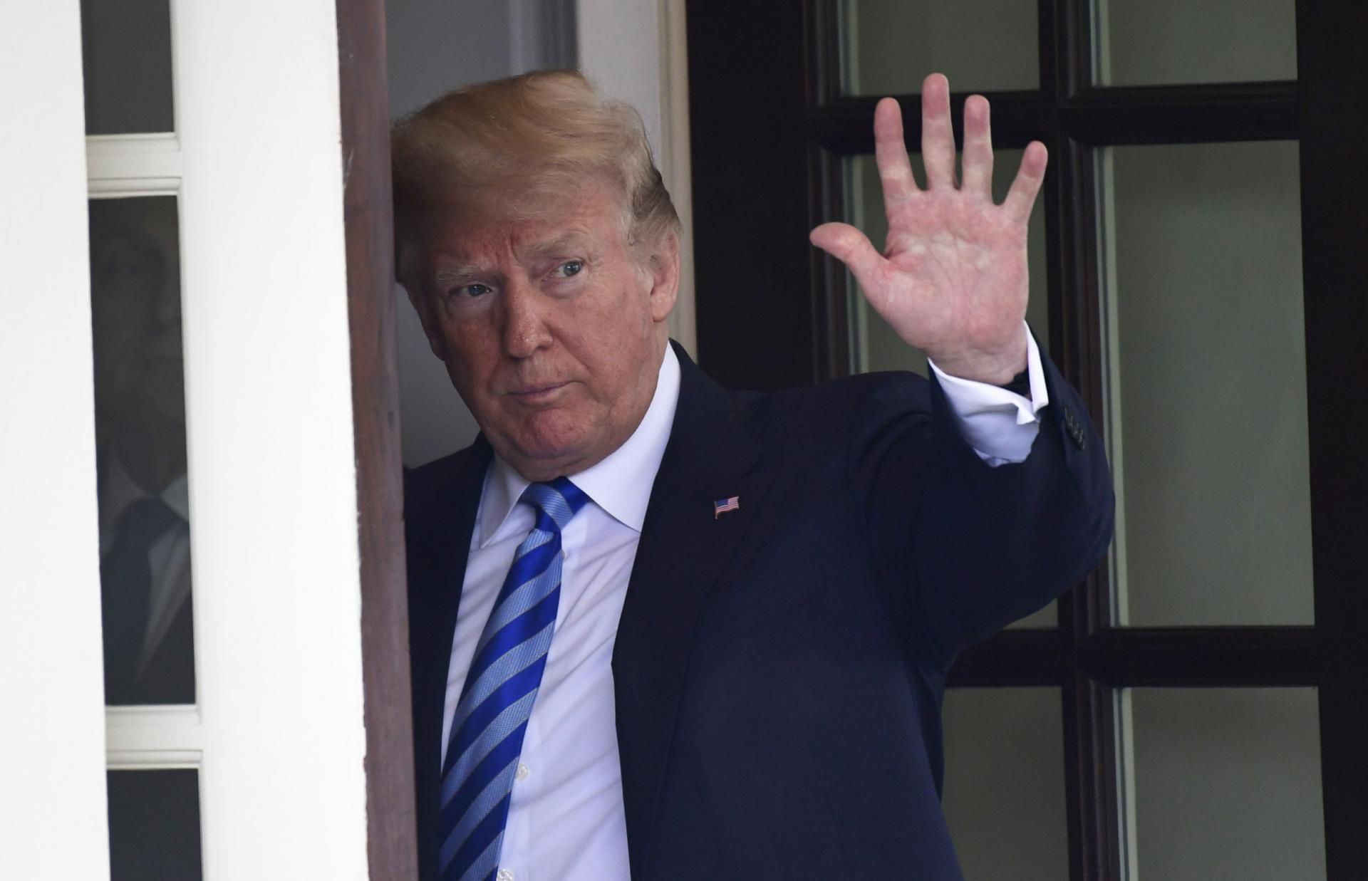 لا يمكن اتهام الرئيس اثناء تولي مهامه في الولايات المتحدة