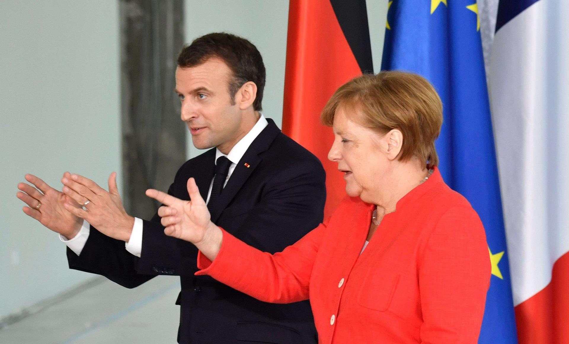 ميركل وماكرون