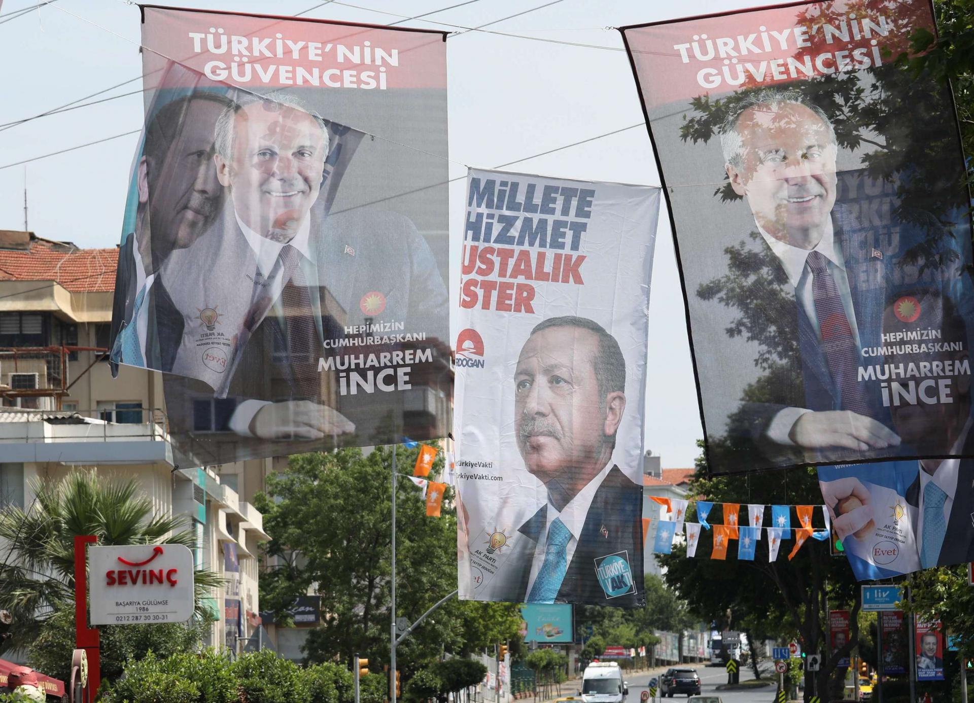 ملصقات انتخابية أردوغان وايجنه