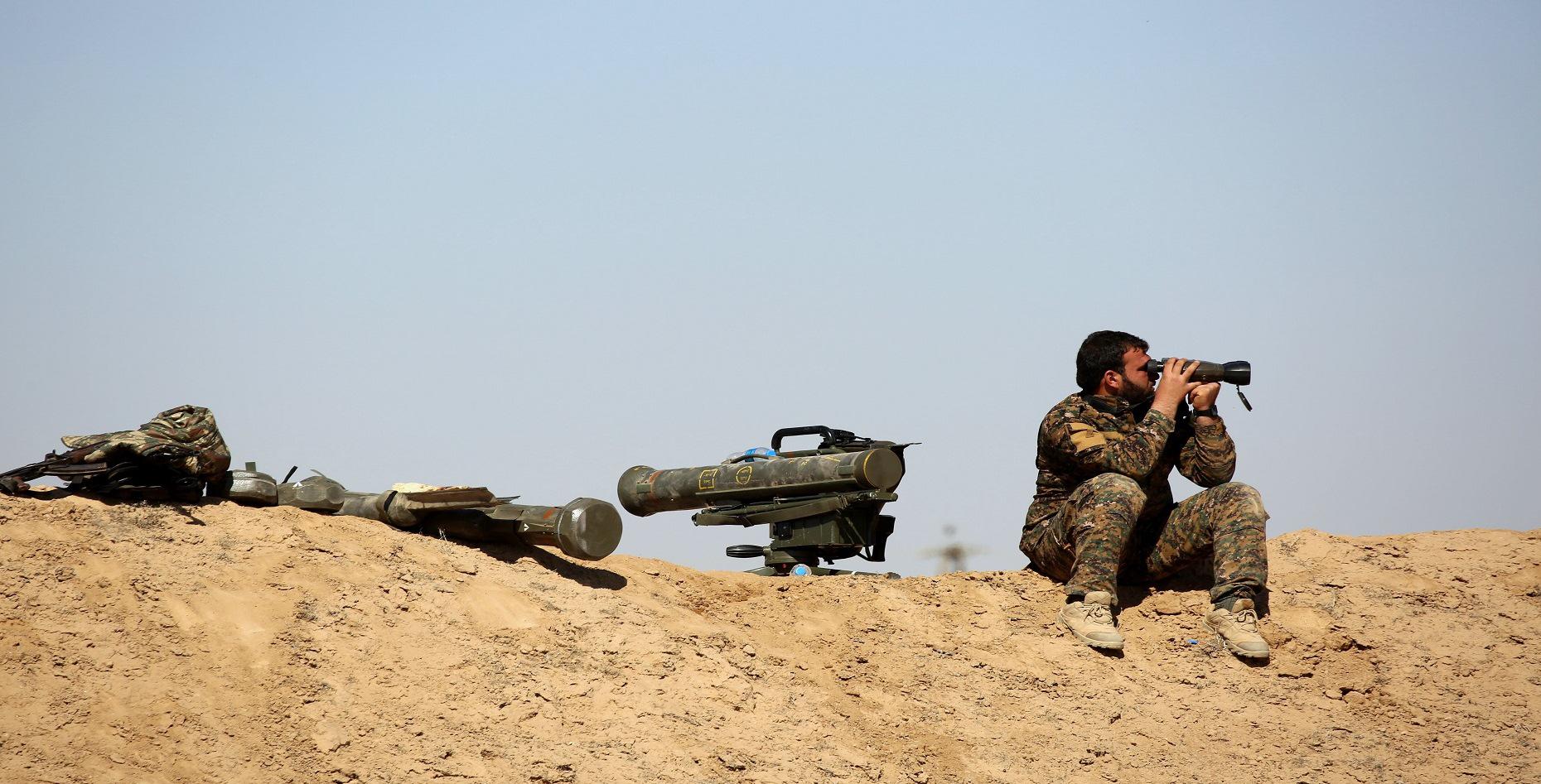 قوات الأسد تراقب تحركات المتطرفين بالبادية السورية