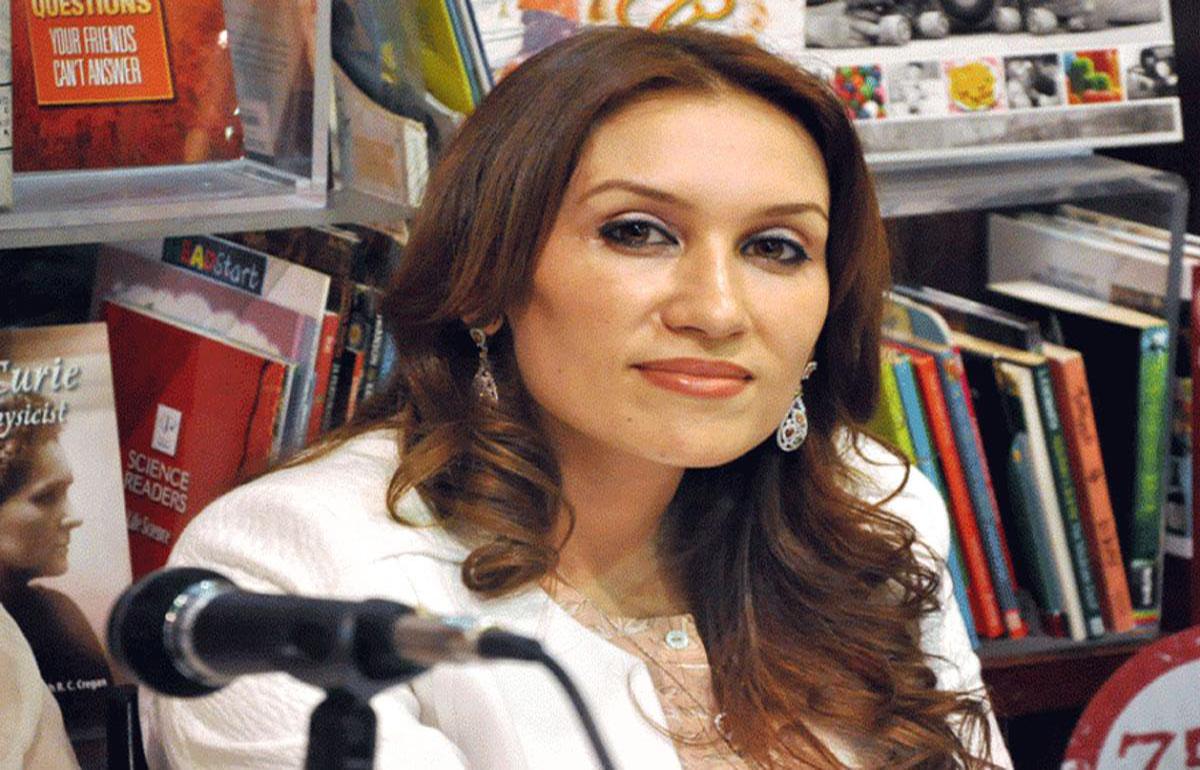 الكتاب يضم سبعا وعشرين مقالة