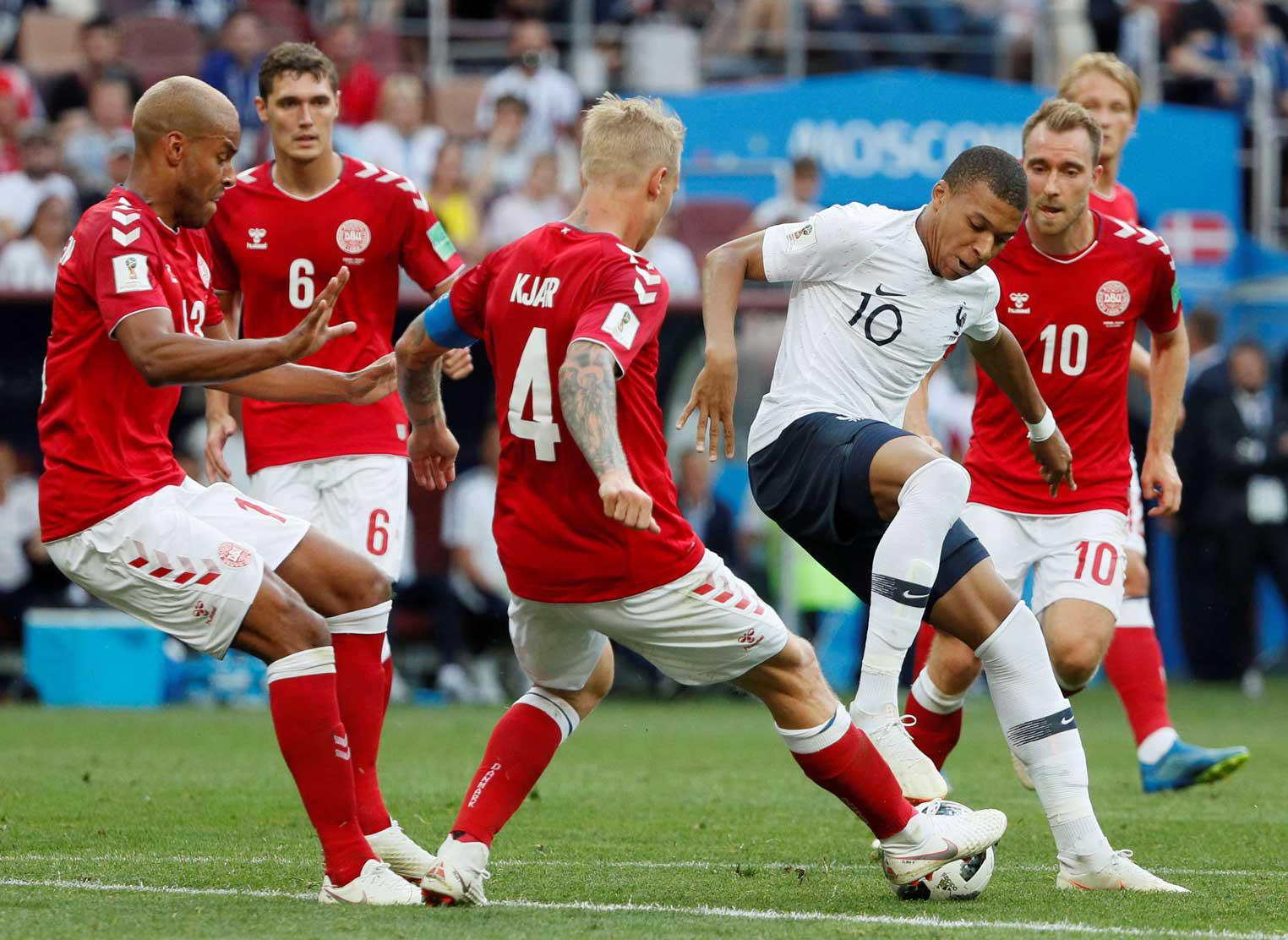 لقاء منتخب فرنسا والدنمارك في المونديال
