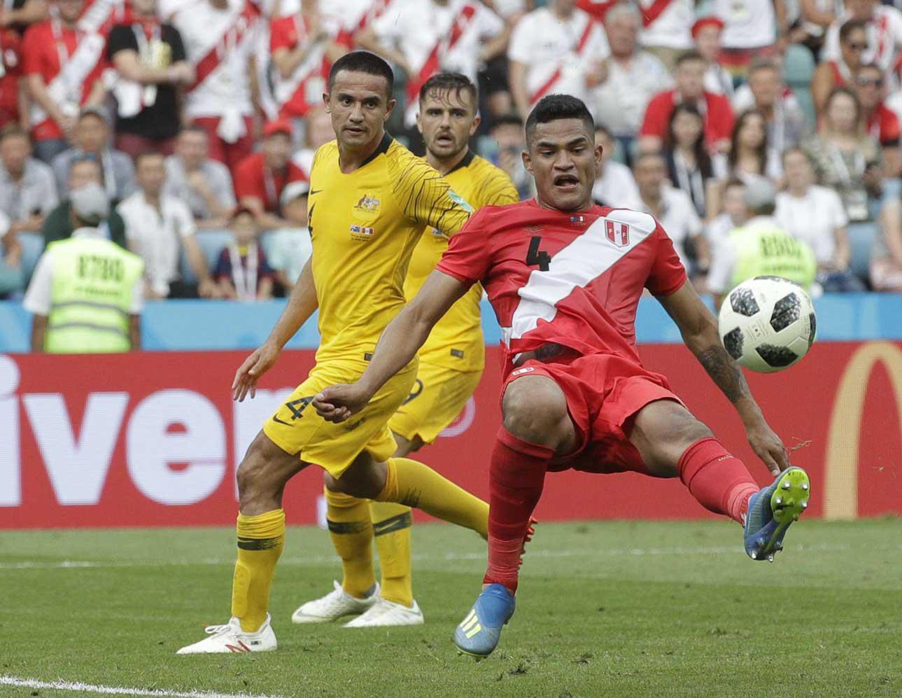 لقاء بيرو واستراليا