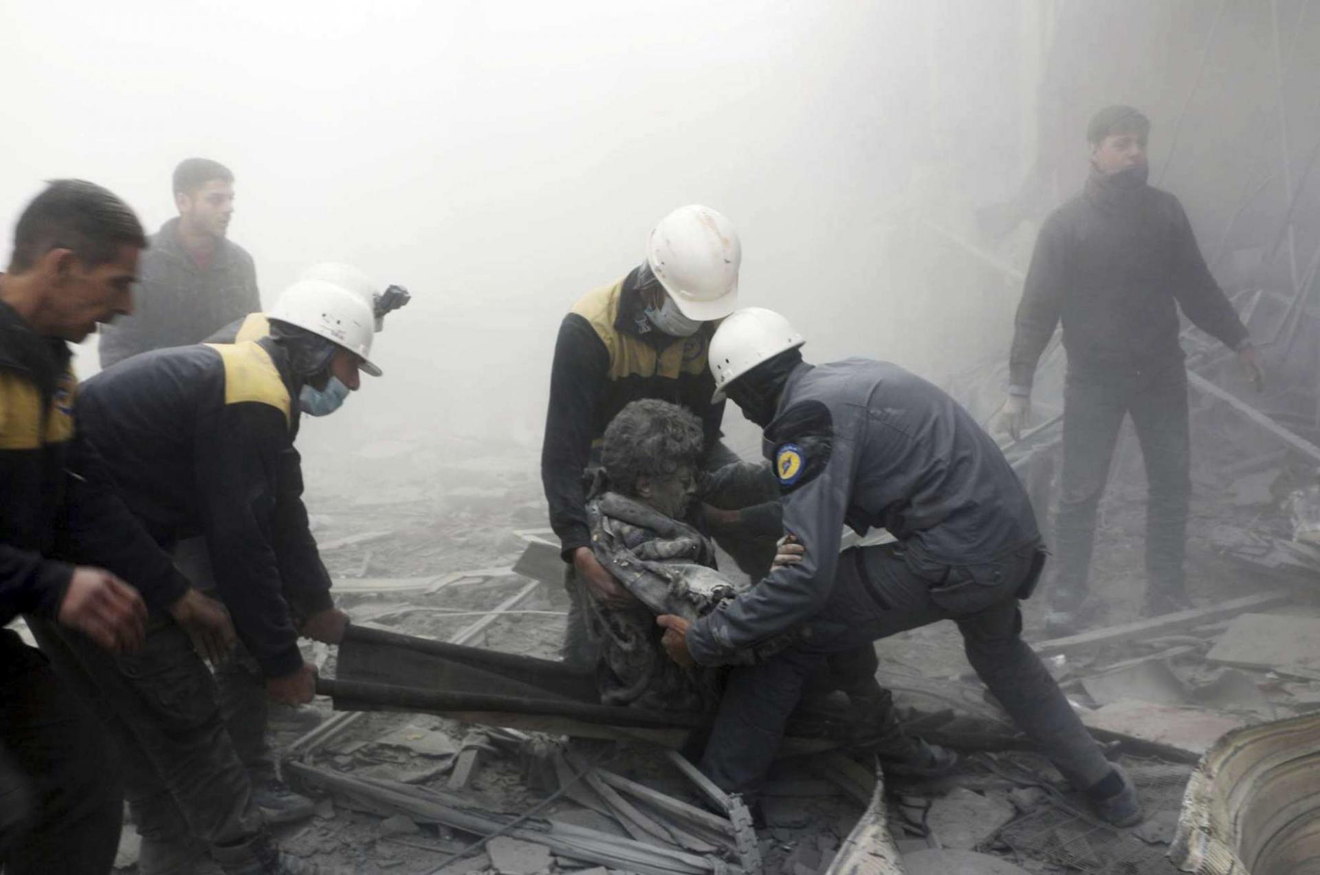 الخوذ البيضاء