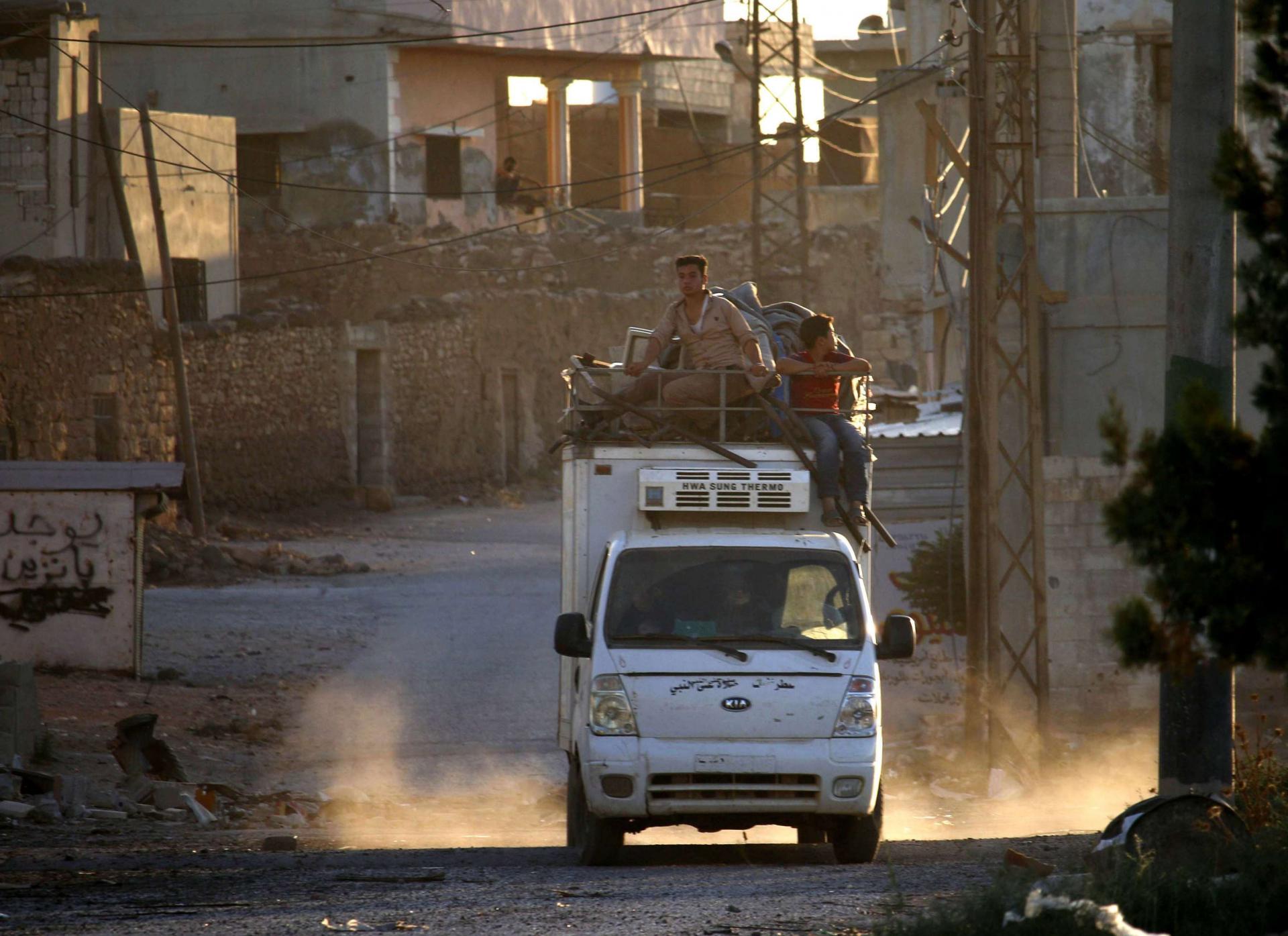 نازحو درعا يعودون لديارهم