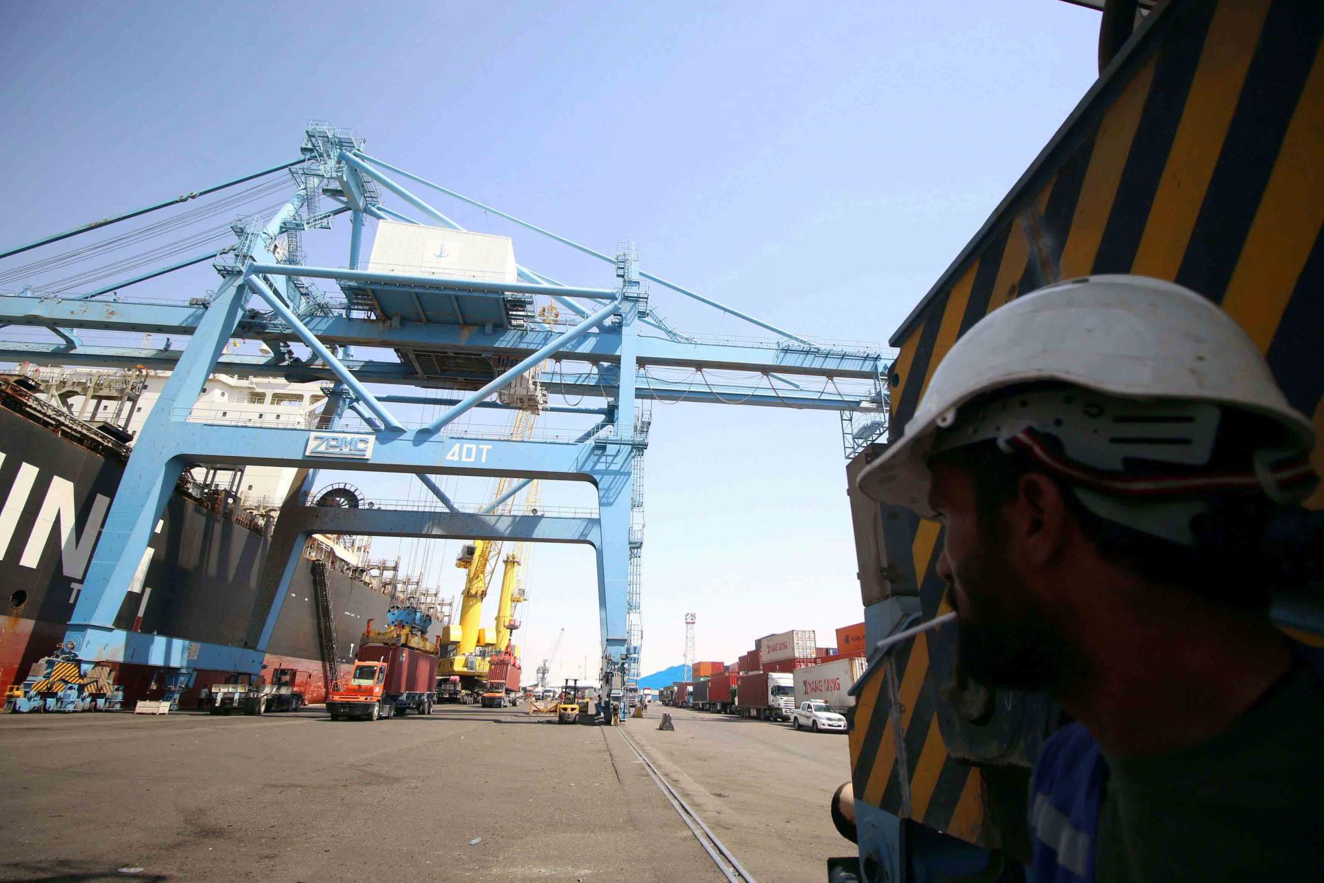 الحركة التجارية معطلة