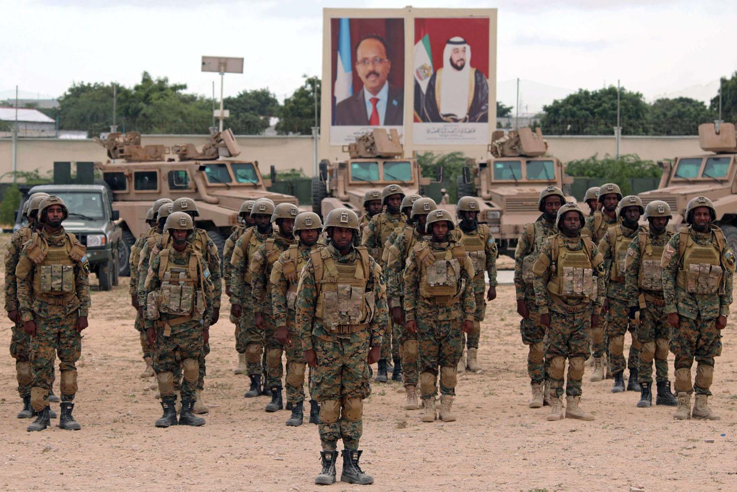  الجيش الصومالي يستعرض بعد اتمام مهمة تدريب مولتها وأشرفت عليها الإمارات