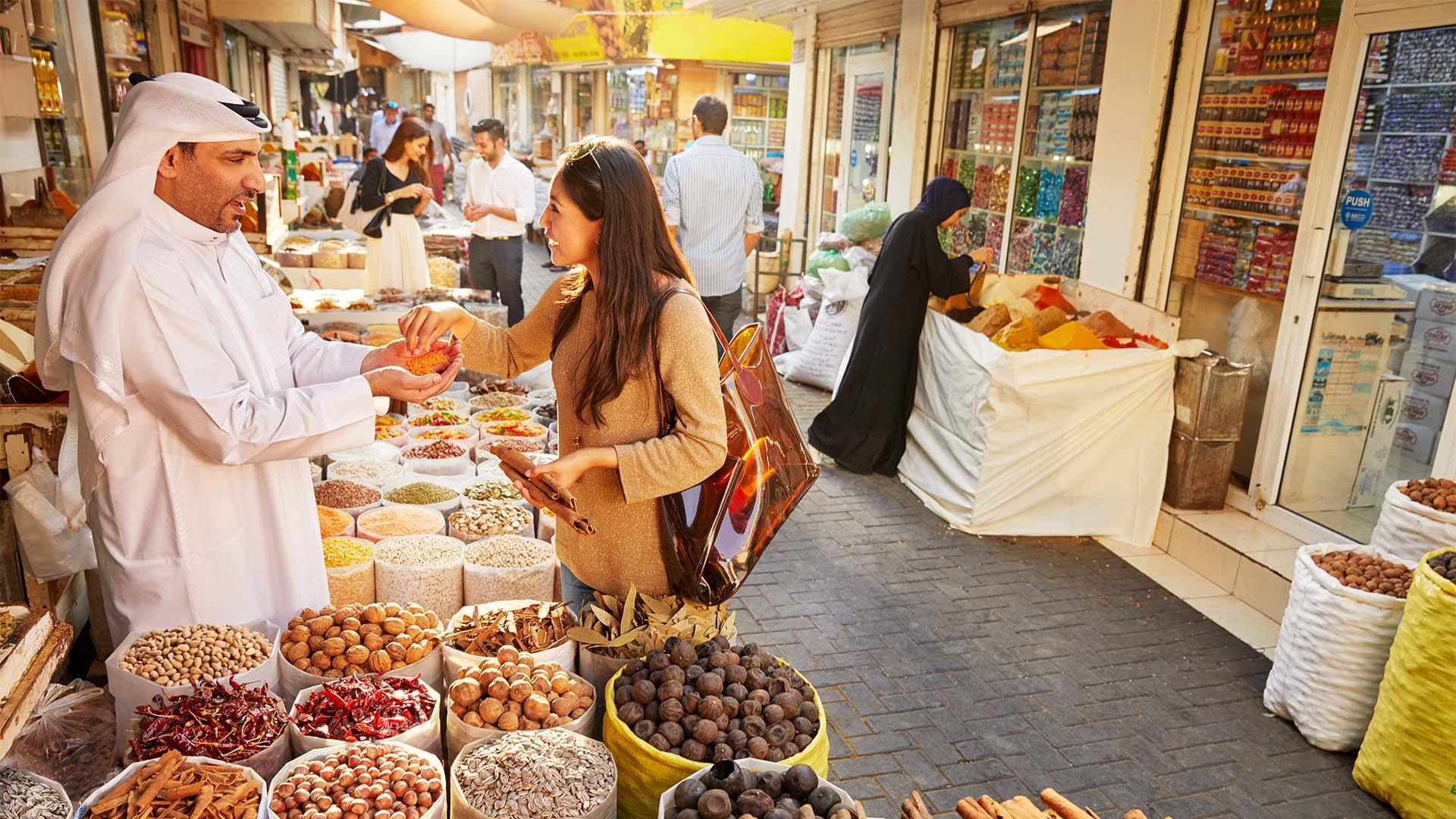 الاقتصاد البحريني يعاني صعوبات منذ هبوط اسعار النفط