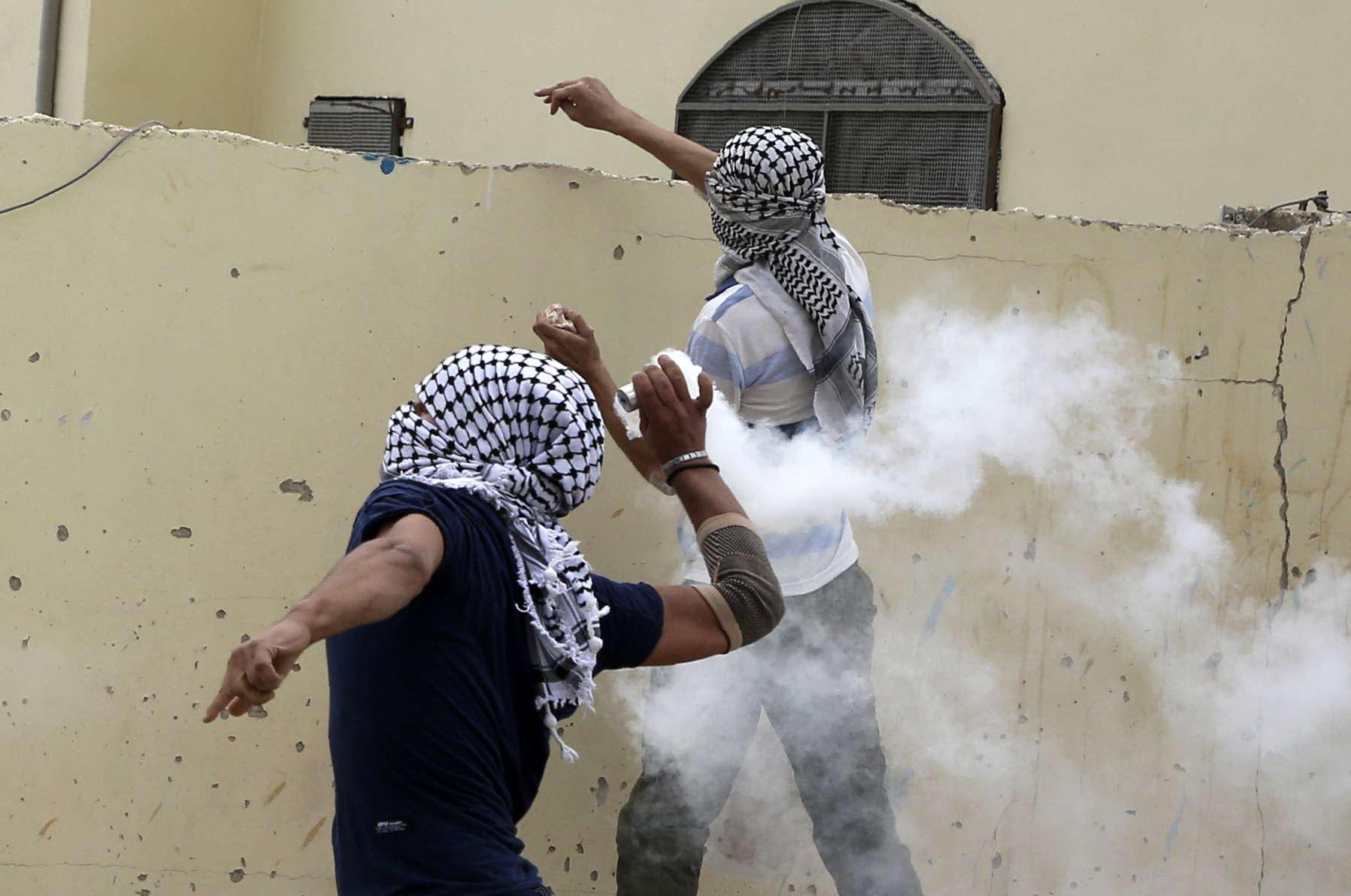 ماكينة إعلامية جبارة تعمل على تغييب صورة الفلسطيني المقاوم والصامد