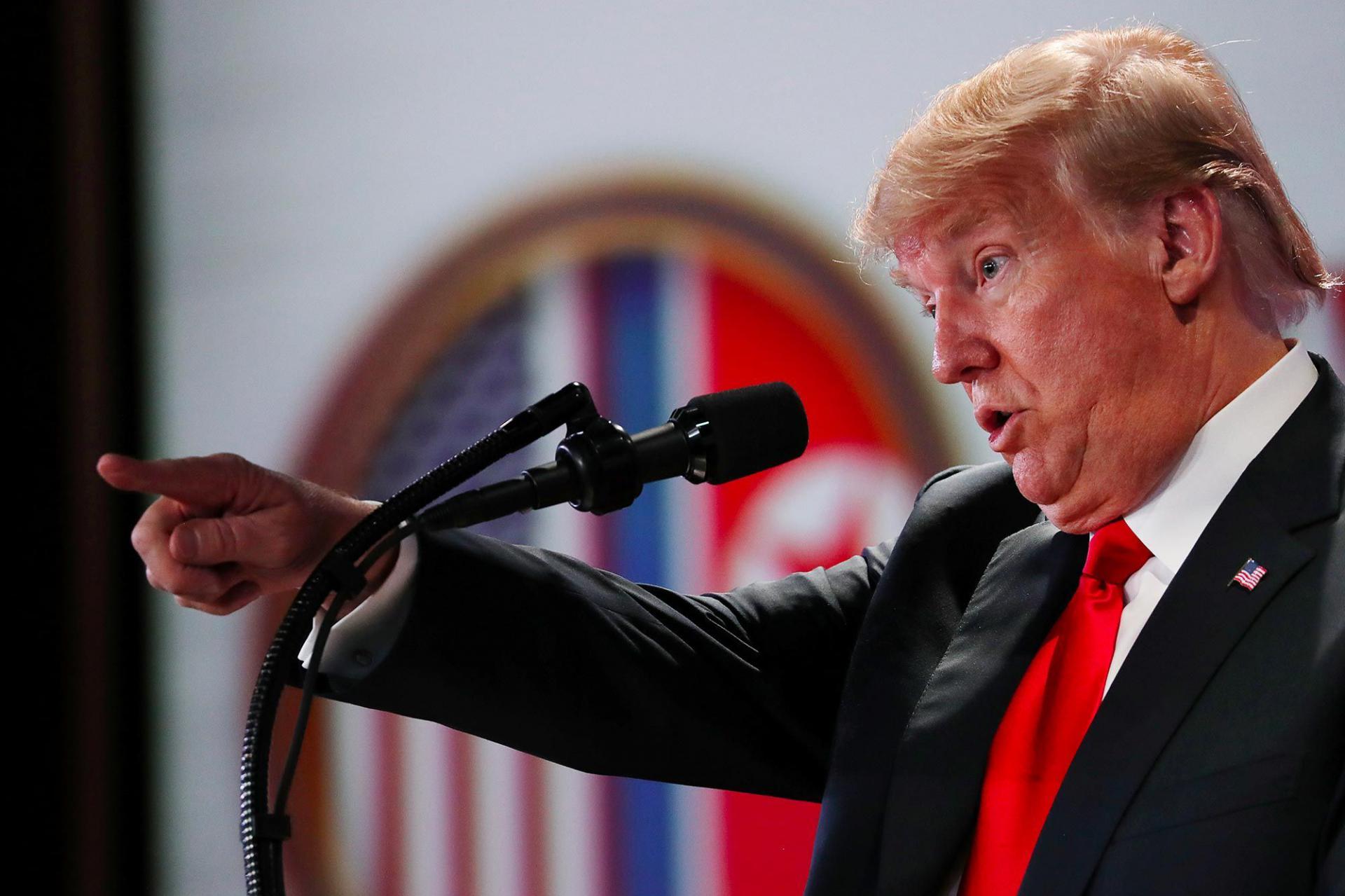 الرئيس الأميركي دونالد ترامب يخوض معارك على أكثر من جبهة