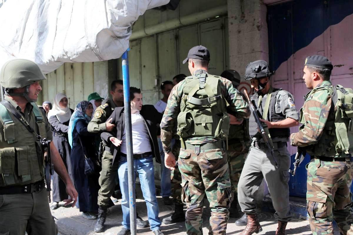 أجهزة السلطة الفلسطينية تؤكد أن الاعتقالات لا علاقة لها بالانتماء السياسي أو حرية الرأي