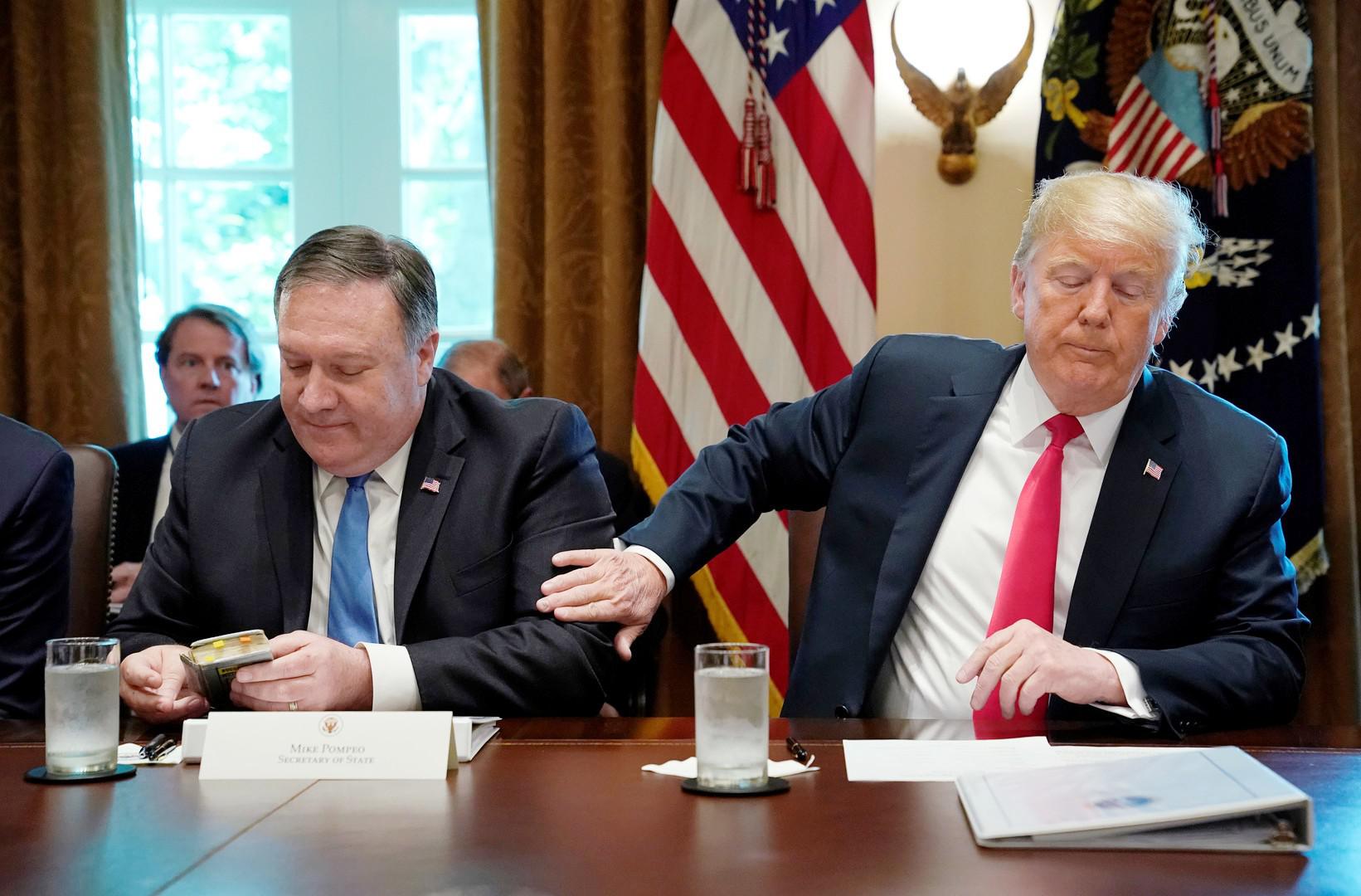الرئيس الأميركي دونالد ترامب ووزير خارجيته مايك بومبيو