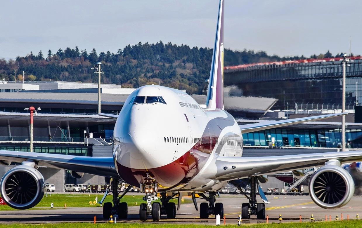 طائرة بوينغ  747-8 توصف بالقصر الطائر لفخامتها