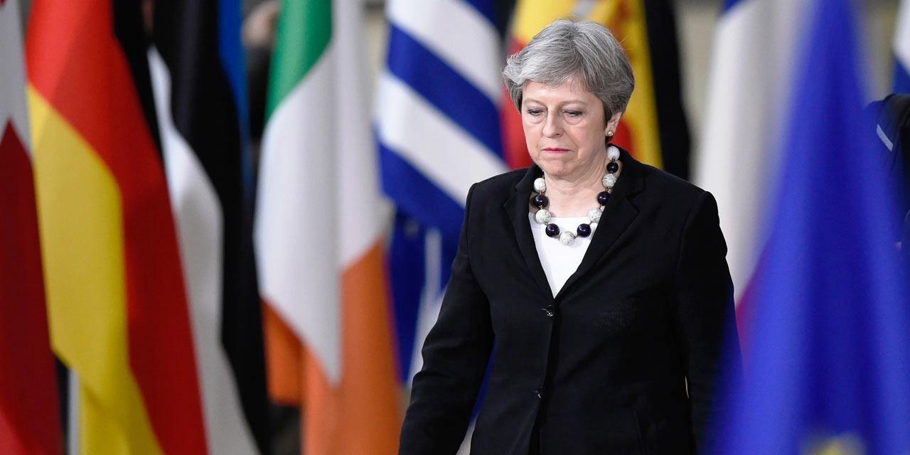 رئيسة الوزراء البريطانية تيريزا ماي تواجه فترة عصيبة