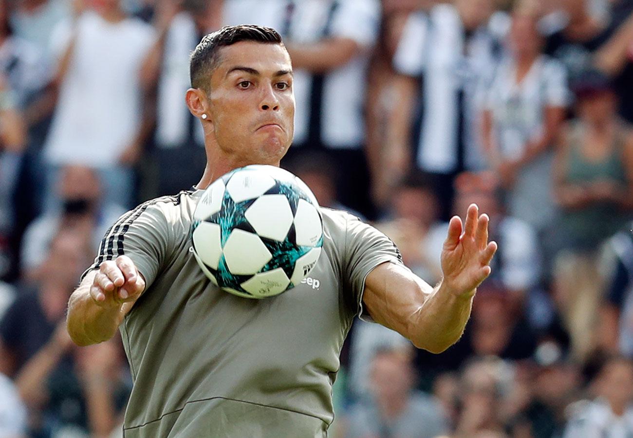 رونالدو أمام فرصة الانفراد بجائزة الأفضل 