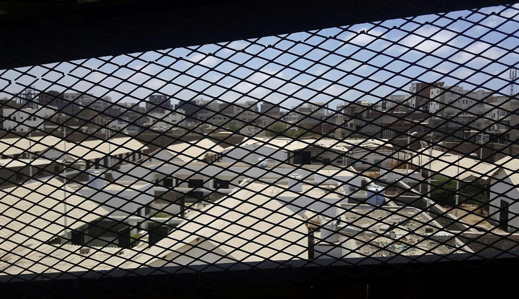 سجون عدن في اسطوانة قطرية جديدة