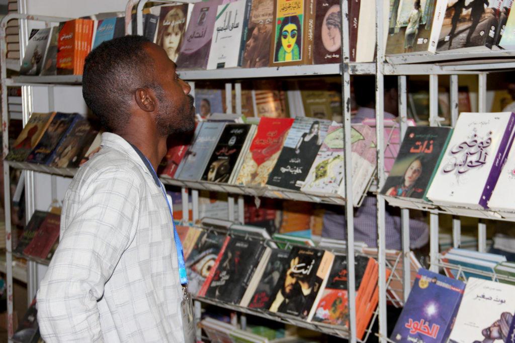 الخرطوم الدولي للكتاب يحتفي بالناقد عبدالله الطيب