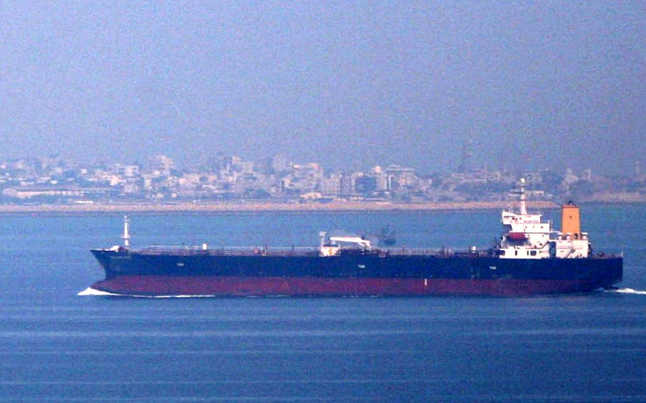 Iranian oil tanker in the Persian Gulf and Sea of Oman 