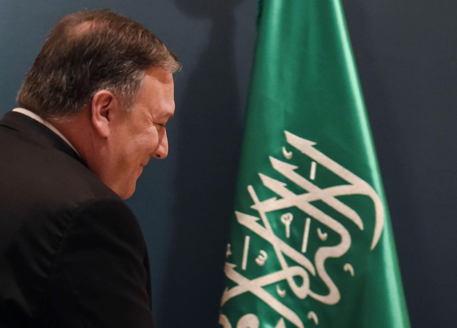 وزير الخارجية الأميركي مايك بومبيو خلال مؤتمر صحفي مع وزير الخارجية السعودي عادل الجبير