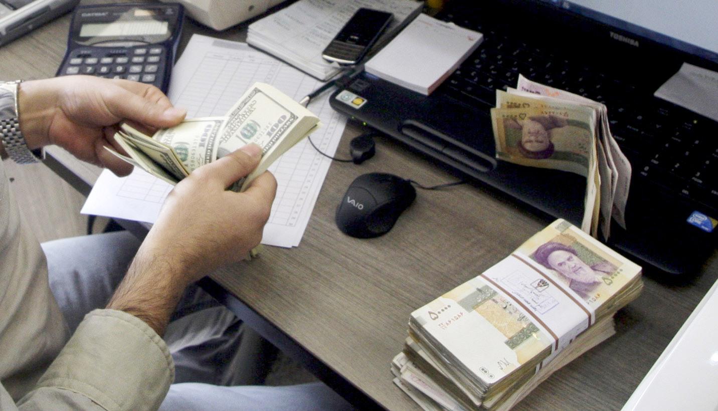 إيران تكابر في مواجهة أثر العقوبات الأميركية