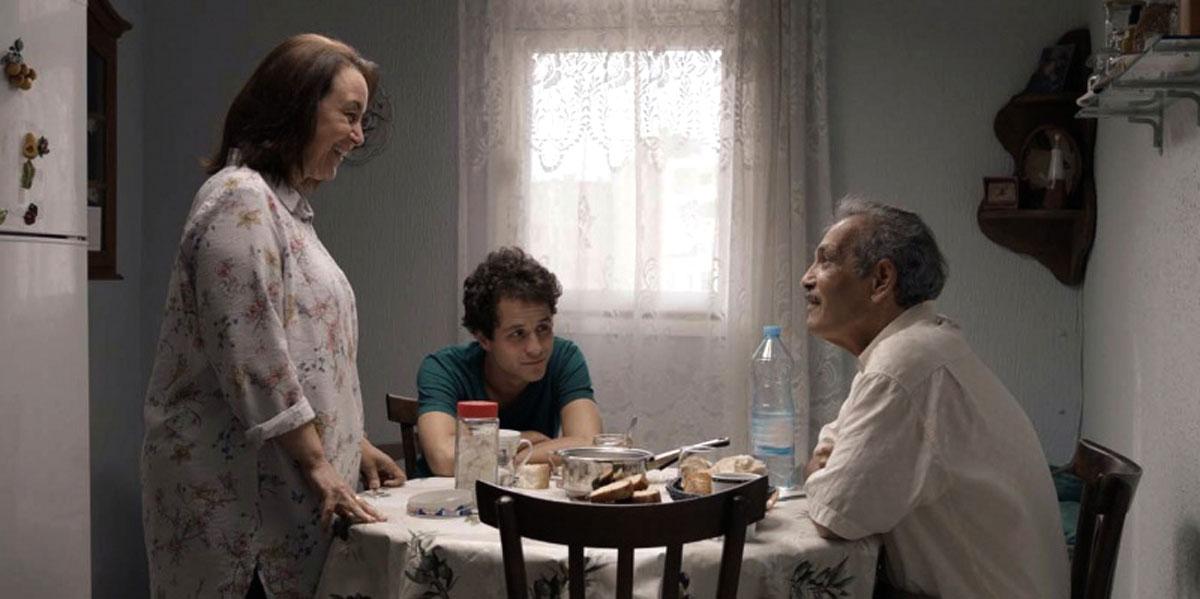 الفيلم لا يرمي باللوم على الفقر والقهر 