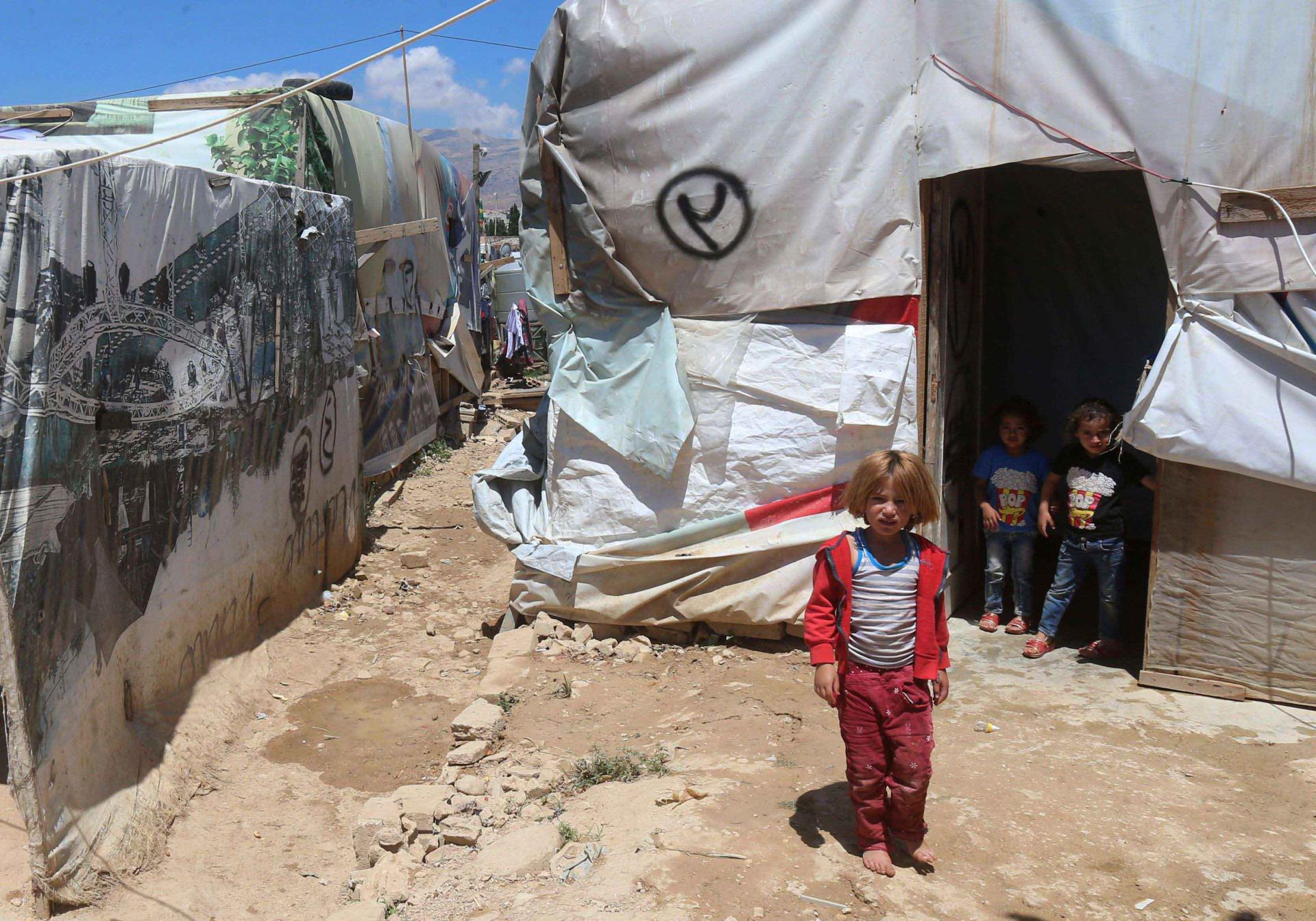 BEIRUT - Lebanon's army has detained around 400 Syrians in raids on refugee camps in the eastern Bekaa valley, mostly for overstaying their residence permits, a military source said Thursday. Almost eight years into Syria's war, neighbouring Lebanon hosts around 1.5 million Syrians, many of whom live in the east of the tiny Mediterranean country. On Wednesday, the army in the Arsal area detained "33 people with arrest warrants, 56 people without identity papers, and 300 others over expired documents", it sa