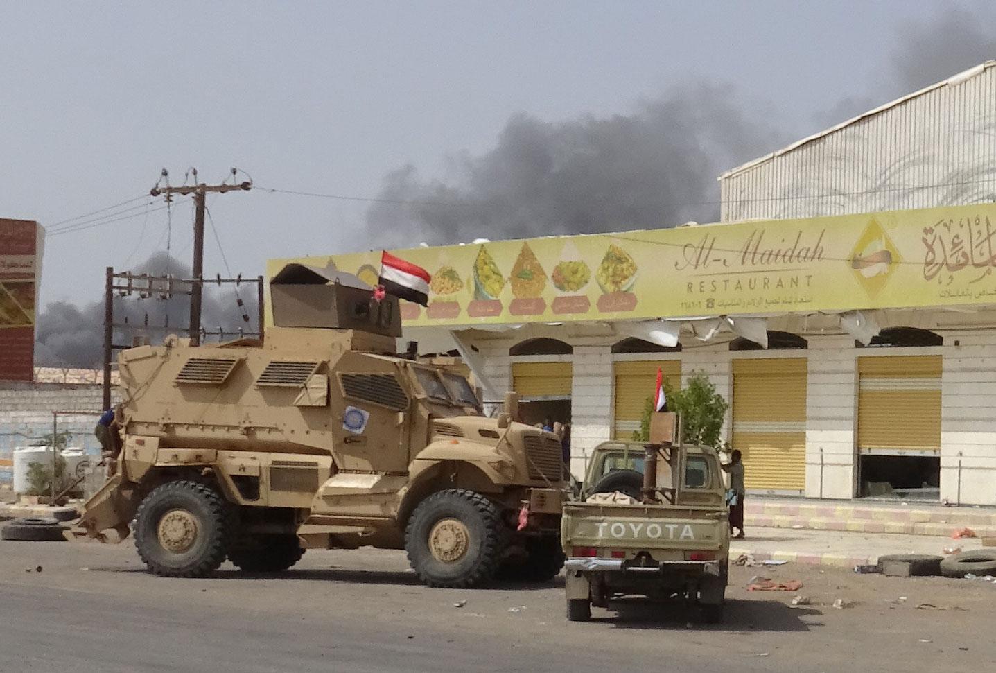 Yemeni pro-government forces advance towards central Hodeidah.