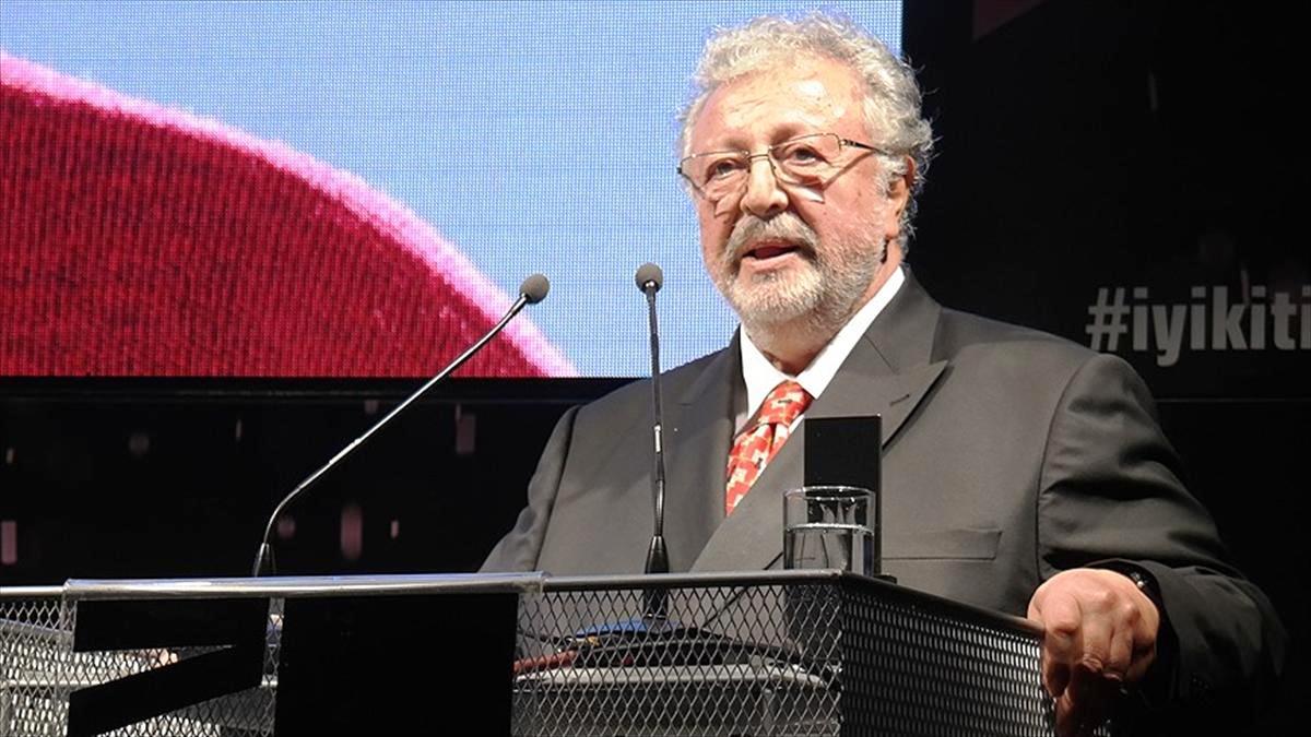 الممثل التركي متين أكبينار 