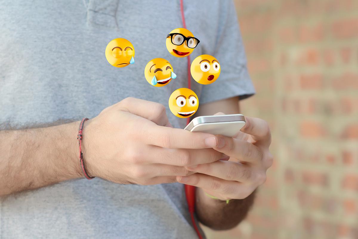 هدية مزعجة من واتساب في العام الجديد