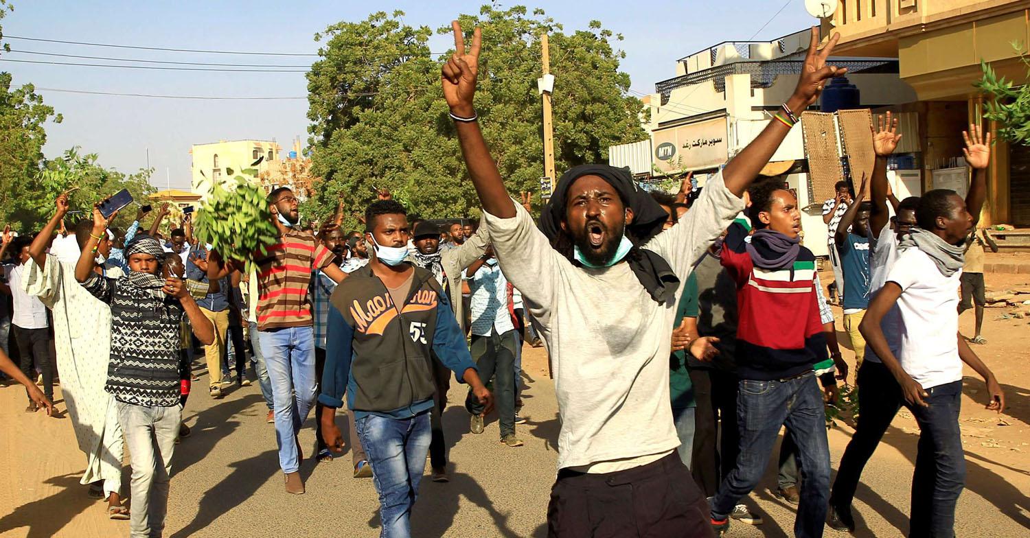 'تظاهرات من صنع الشعب السوداني'
