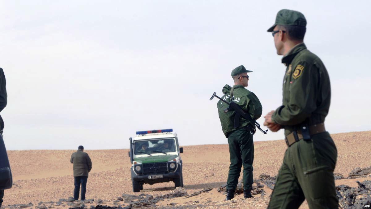 الجزائر تغلق حدودها الجنوبية في وجه عشرات اللاجئين السوريين 
