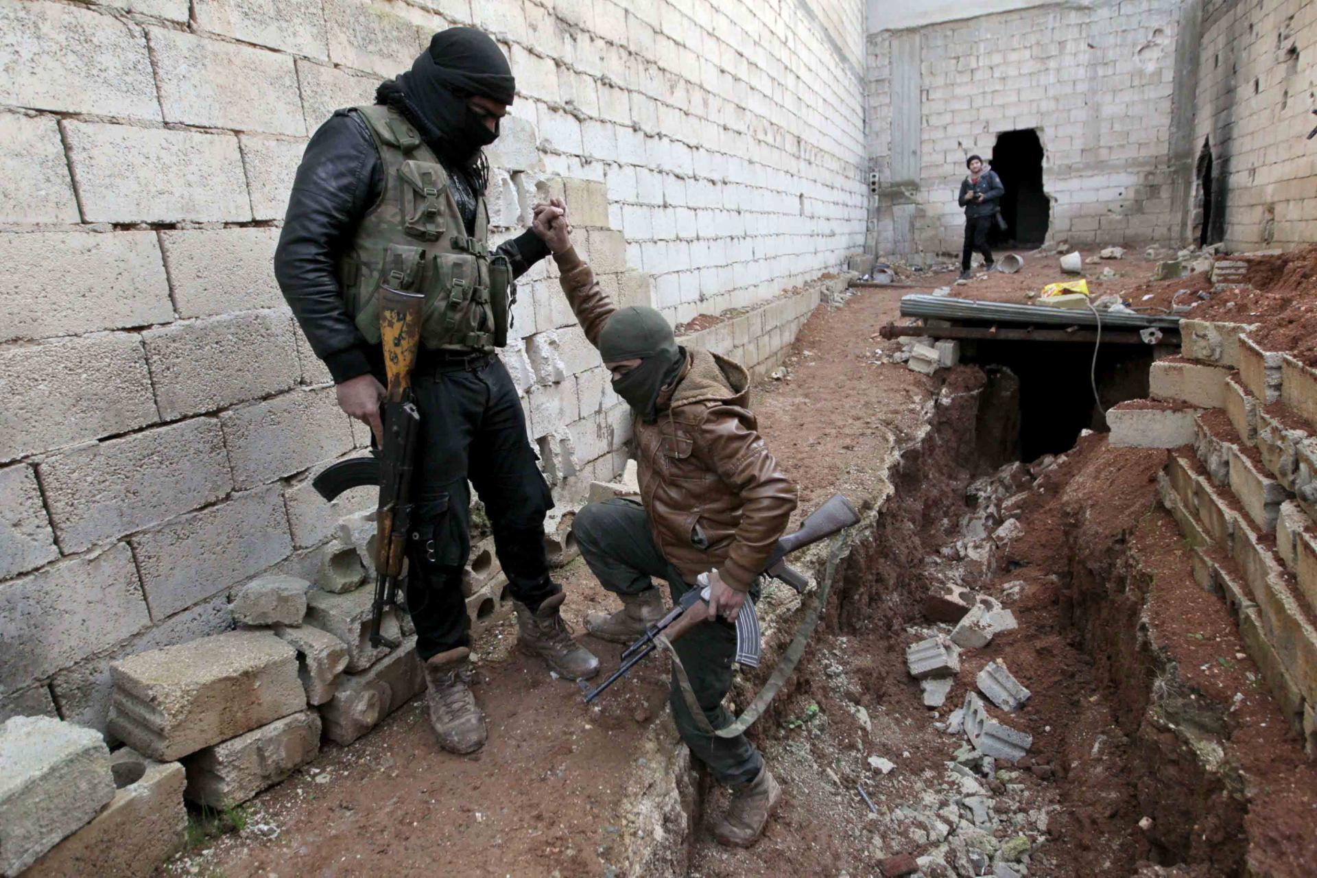 خلافات تزيد من تهاوي المعارضة