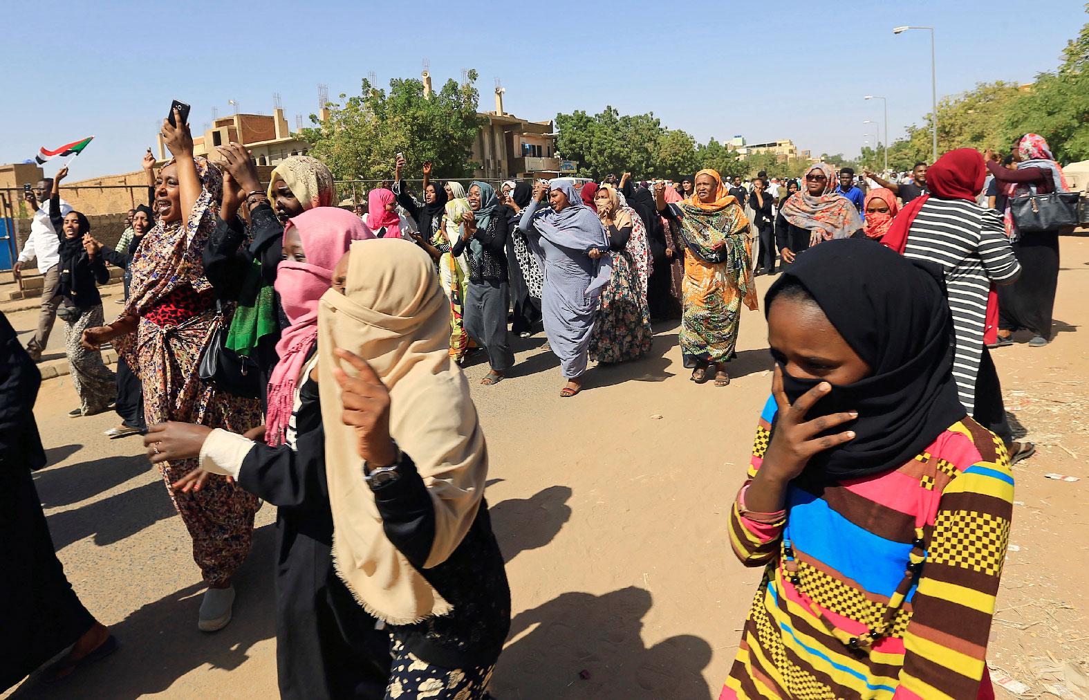 Sudanese women chant slogans near the home of a demonstrator who died of a gunshot wound sustained during anti-government protests in Khartoum, Sudan January 18, 2019.
