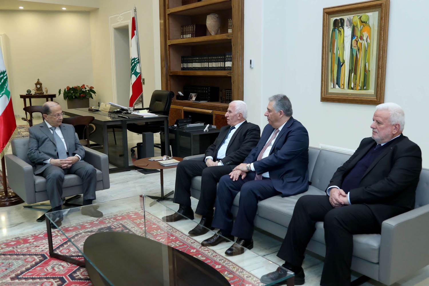عزام الأحمد مبعوث الرئيس الفلسطيني محمود عباس يبلغ الرئيس ميشال عون اعتذار فلسطين عن حضور القمة الاقتصادية