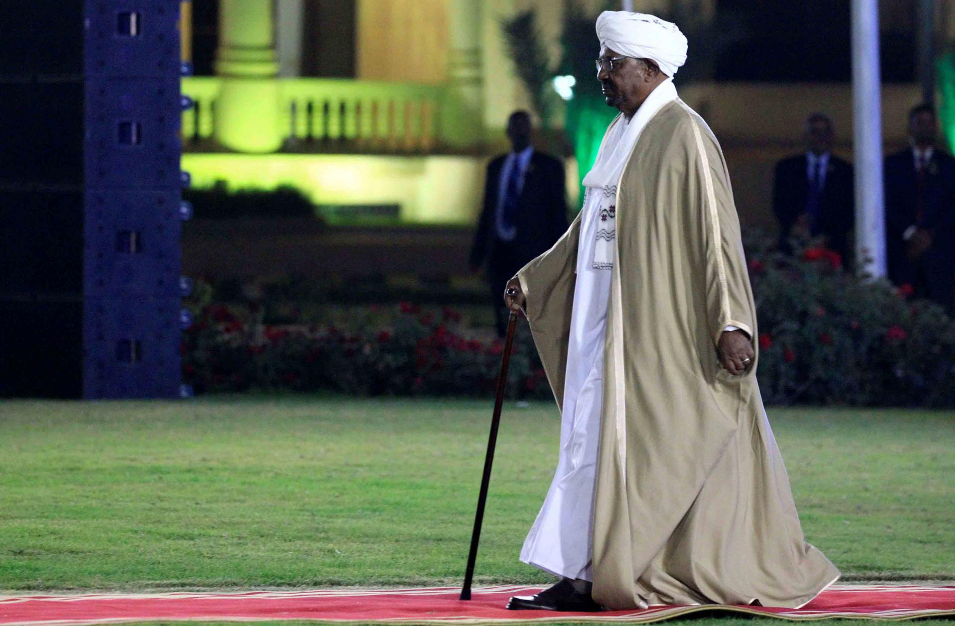 البشير يدعو معارضيه إلى الاستعداد لخوض انتخابات 2020