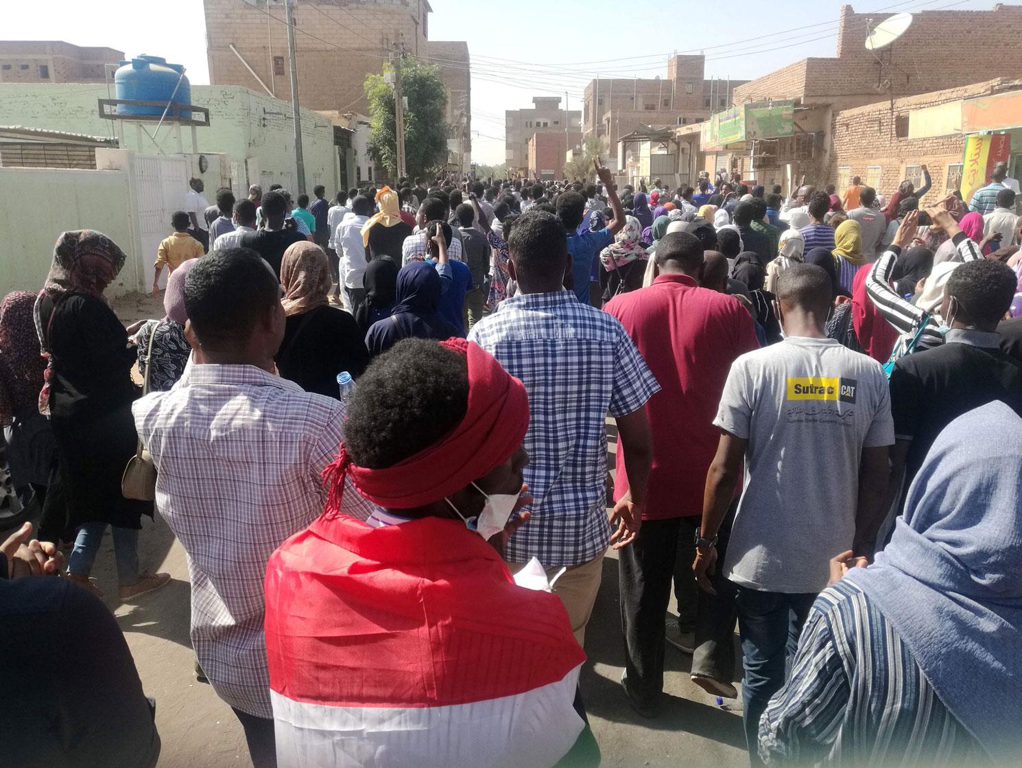 السودانيون مستمرون في احتجاجاتهم حتى رحيل النظام