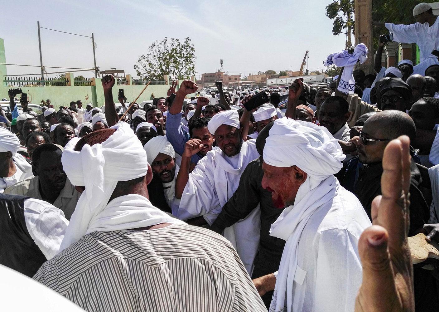 الصادق المهدي زعيم حزب الأمة السوداني
