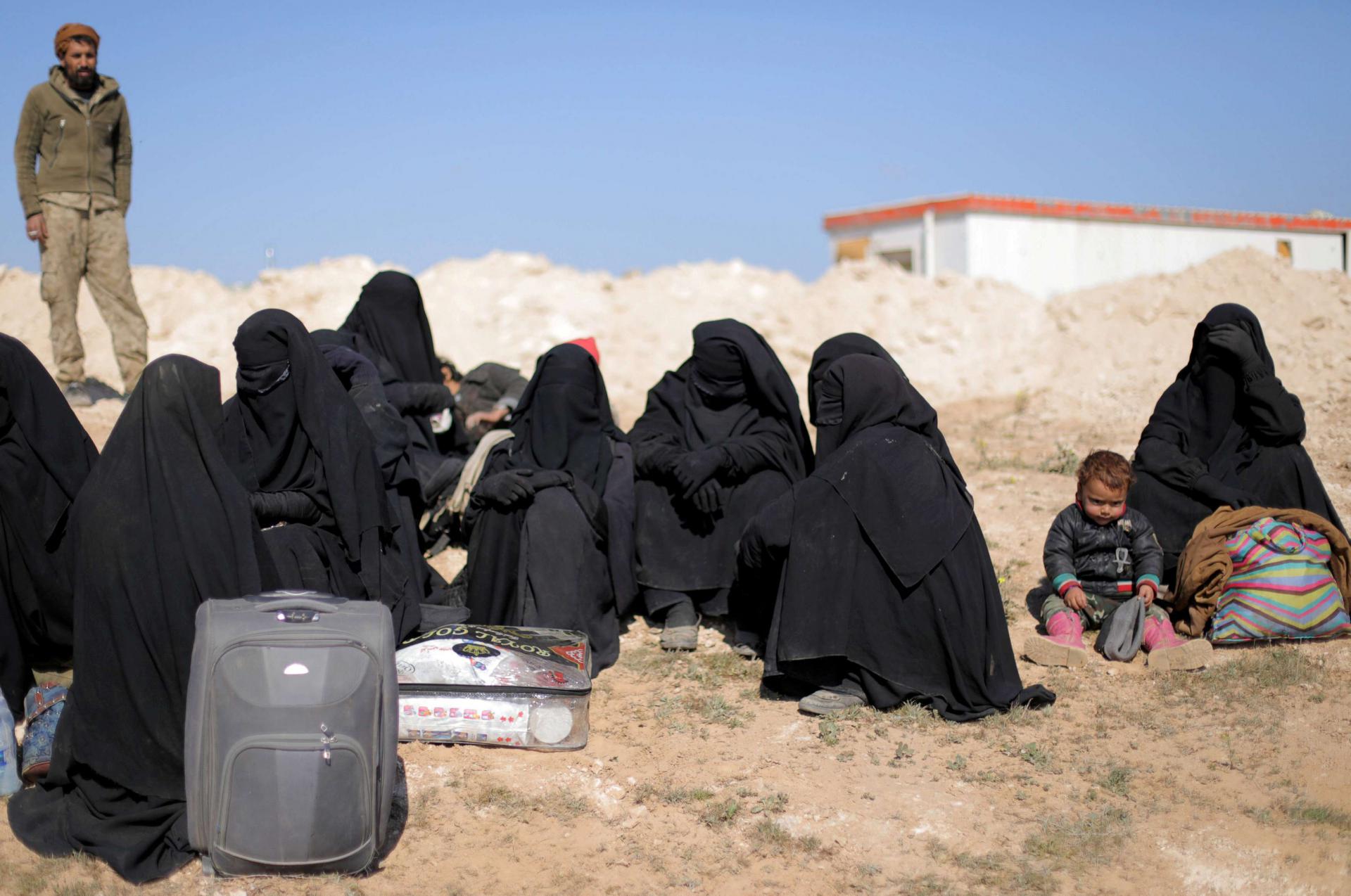 "We don't know if IS fighters are among them, we will know at the screening point"
