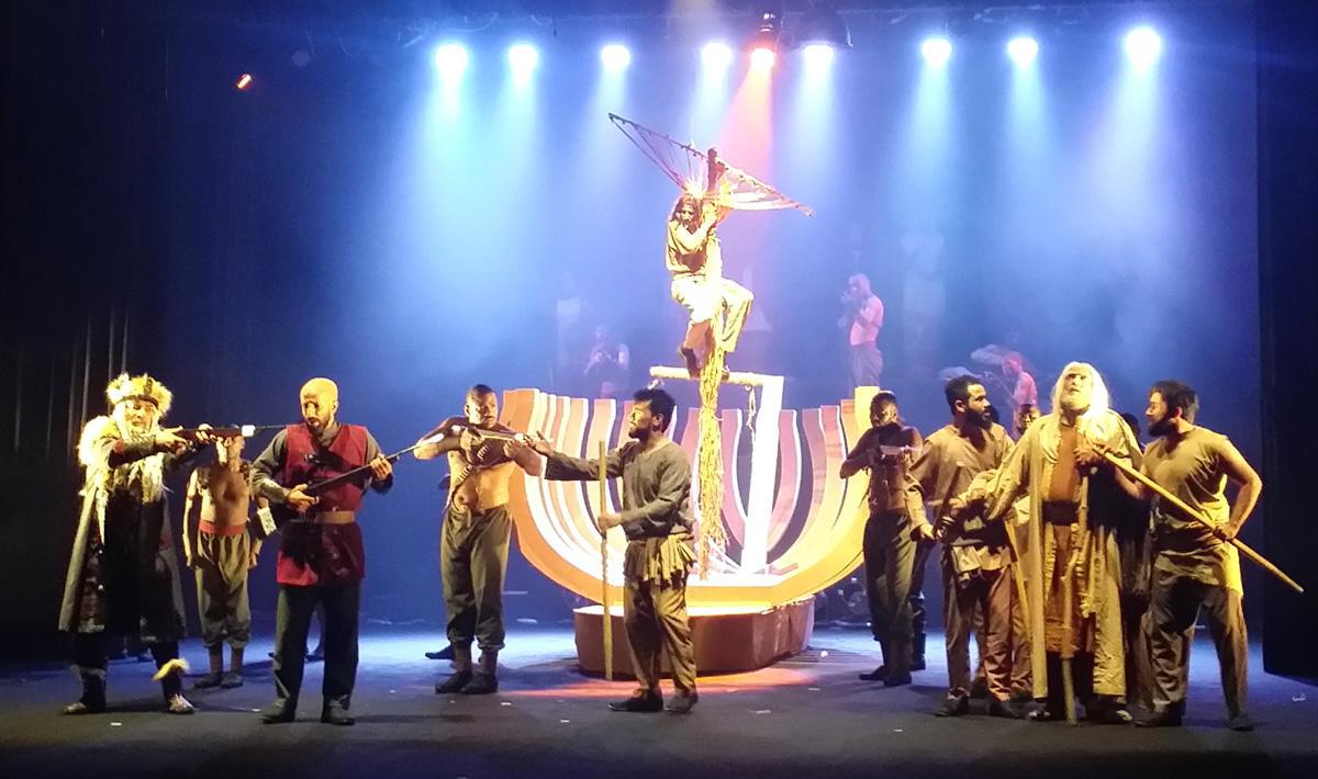 العرض العماني مدق الحناء