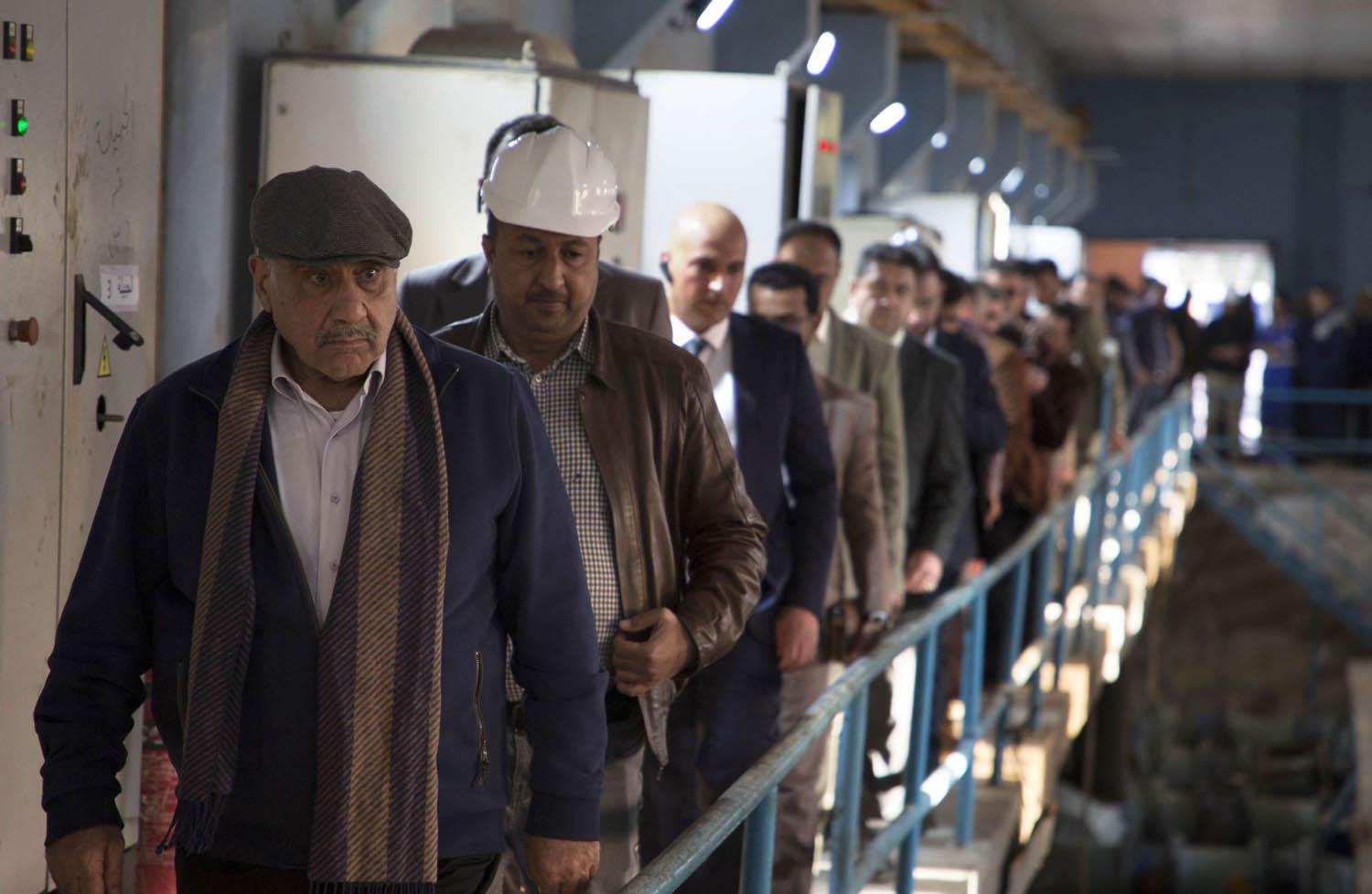 رئيس الوزراء العراقي عادل عبدالمهدي يزور منشأة تحلية في البصرة