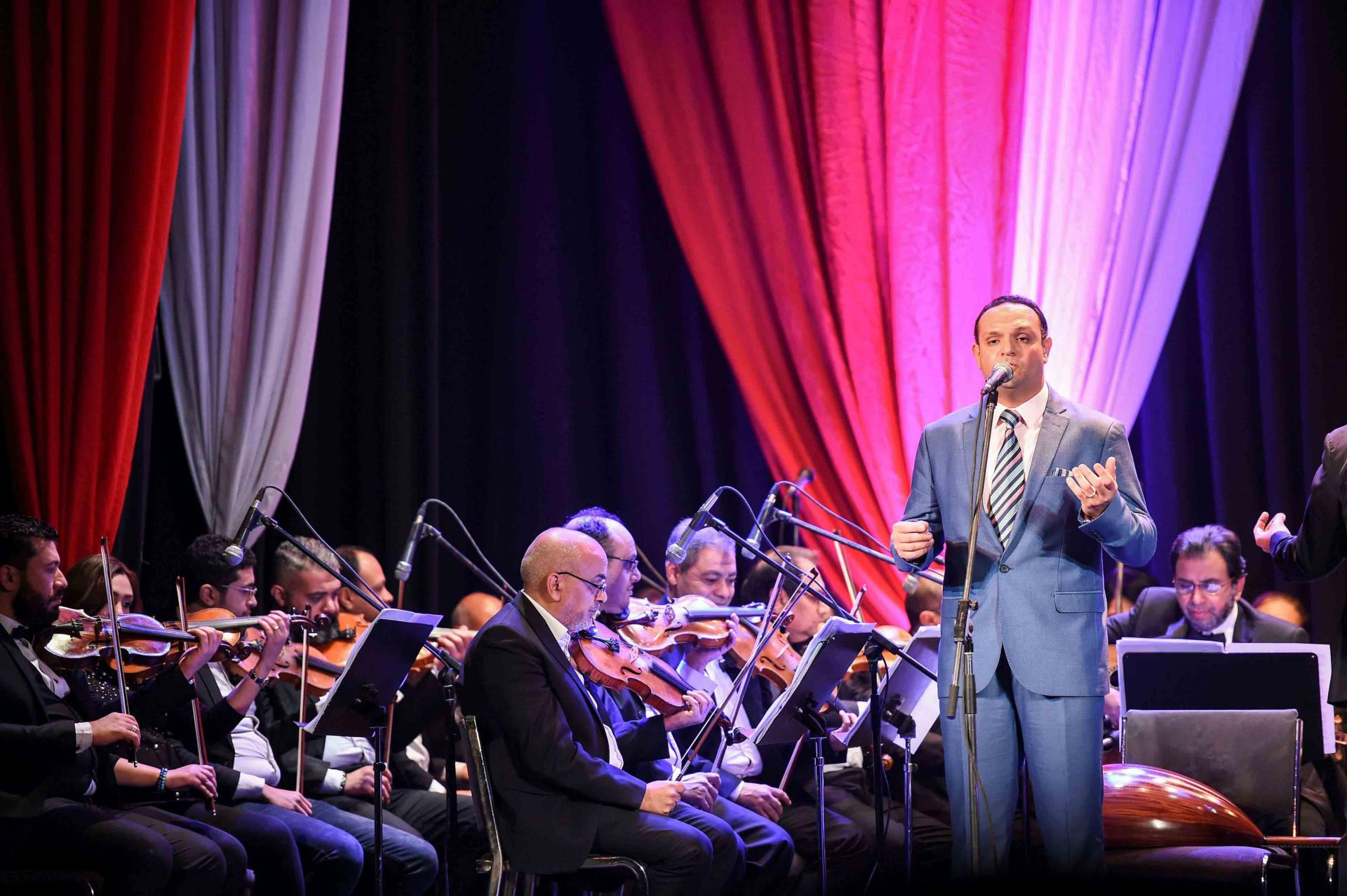"Ya leil" ("O night"), he sings, with the dreamy languor of the original performer, Egyptian legend Mohamed Abdel Wahab