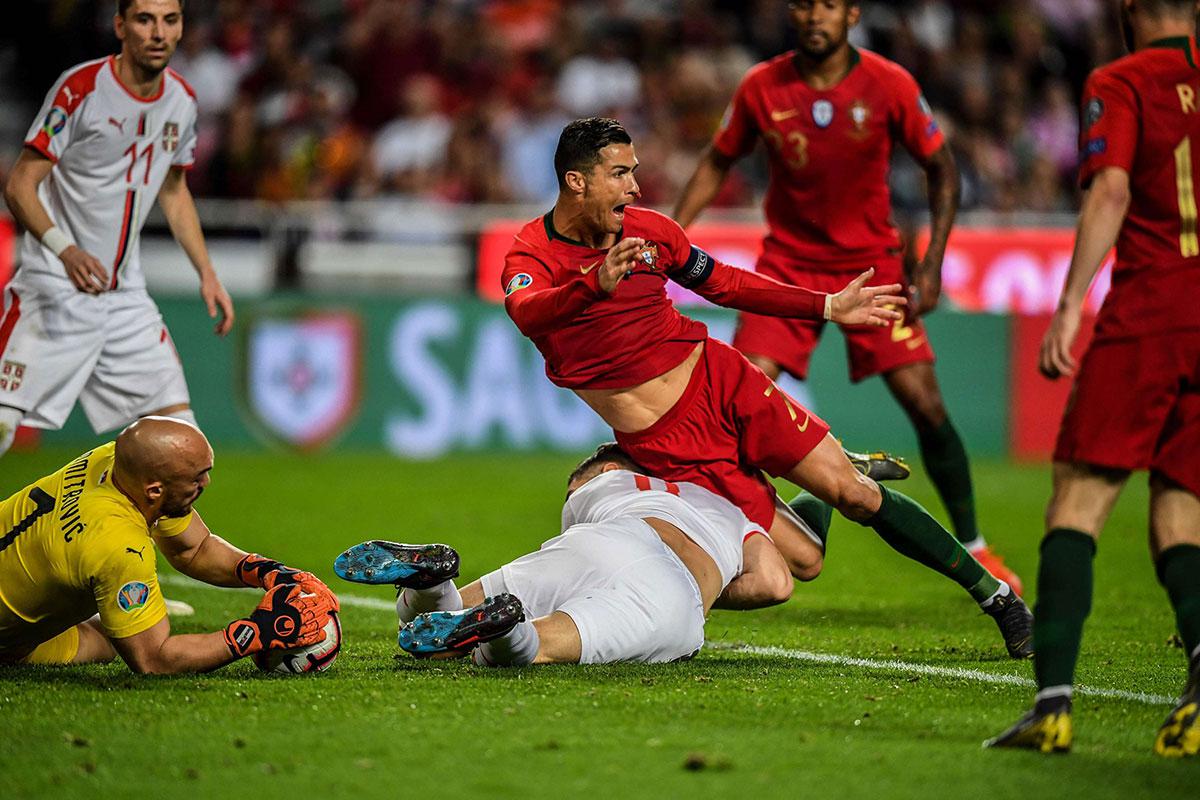 الإصابة تبعد رونالدو عن مواجهة أياكس