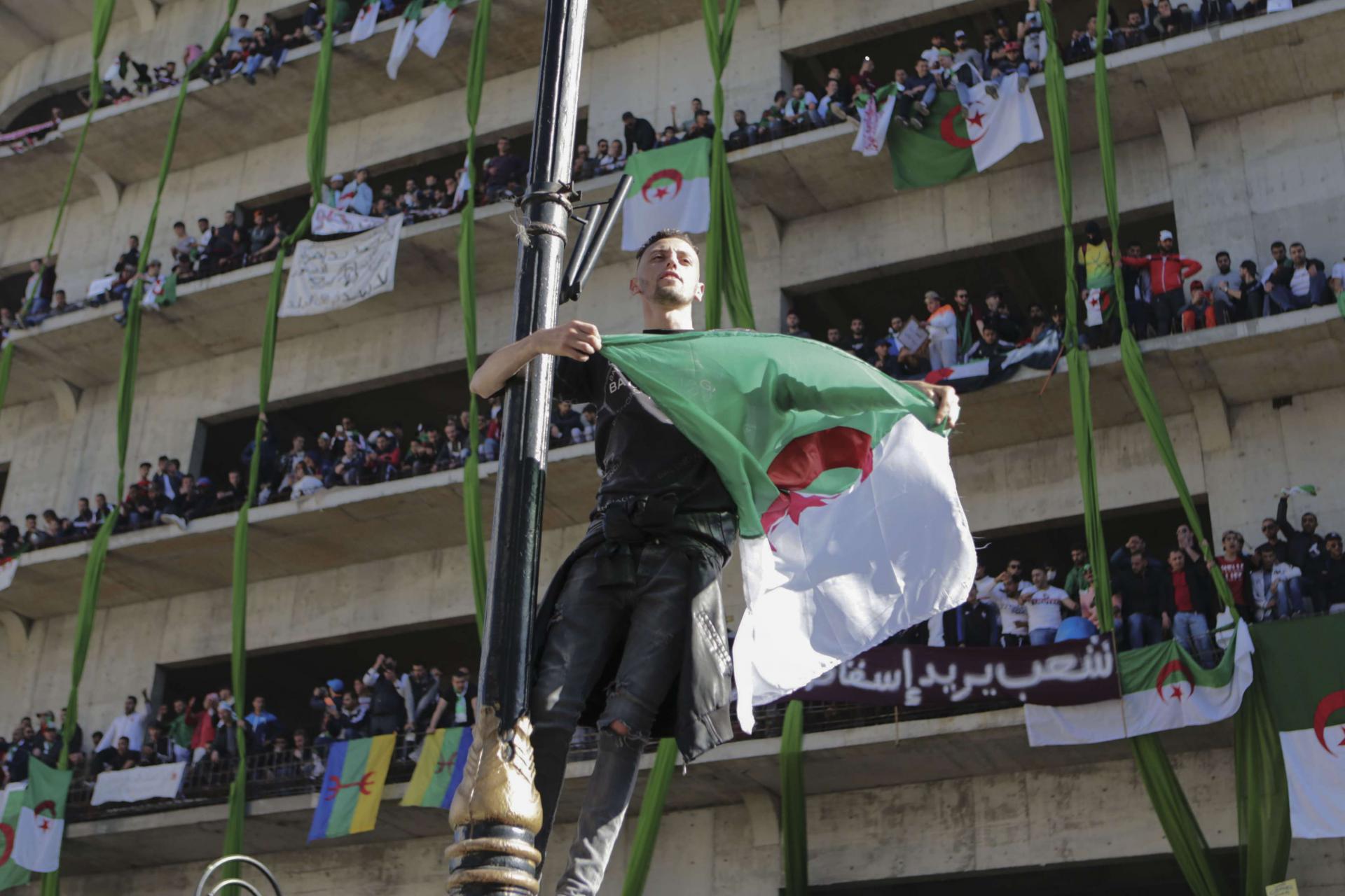 الحركة الاحتجاجية تتسع كل يوم