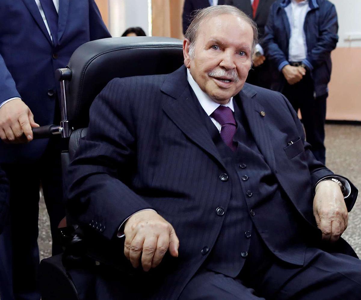 بوتفليقة قدّم اوراق ترشحه وهو خارج الجزائر