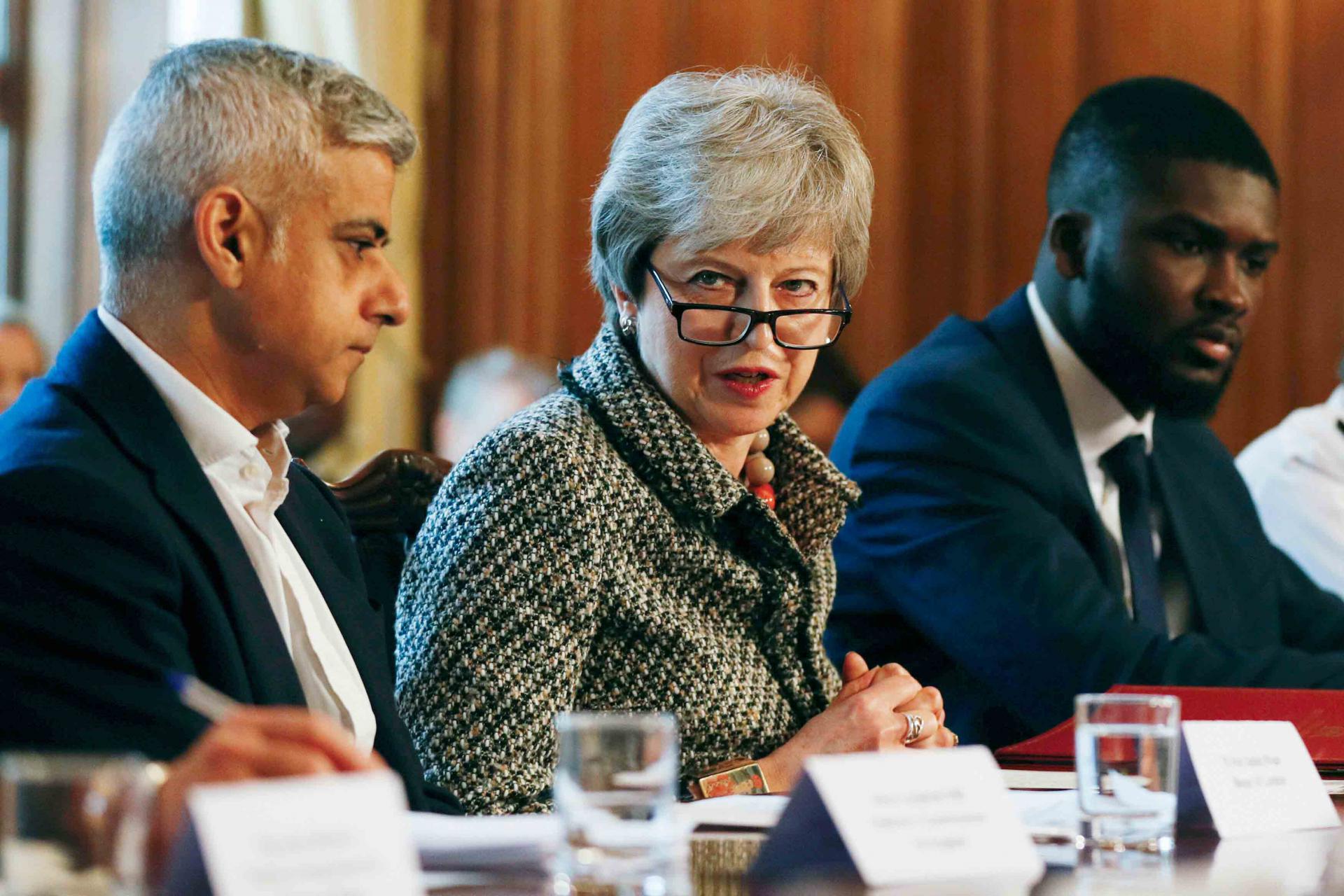 خيارات ماي تنحسر مع بداية العد التنازلي